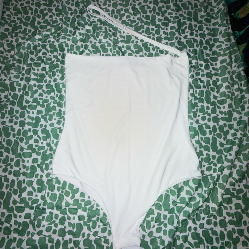 PrettyLittleThing White One-Shoulder Bodysuit